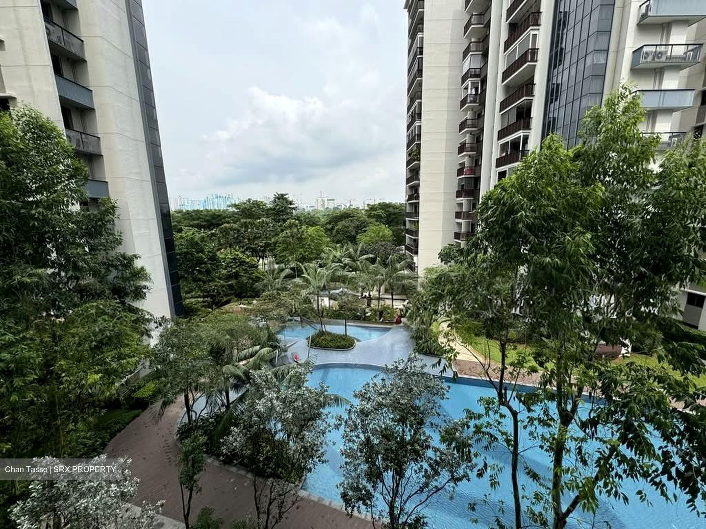 Lakeville (D22), Condominium #566102361